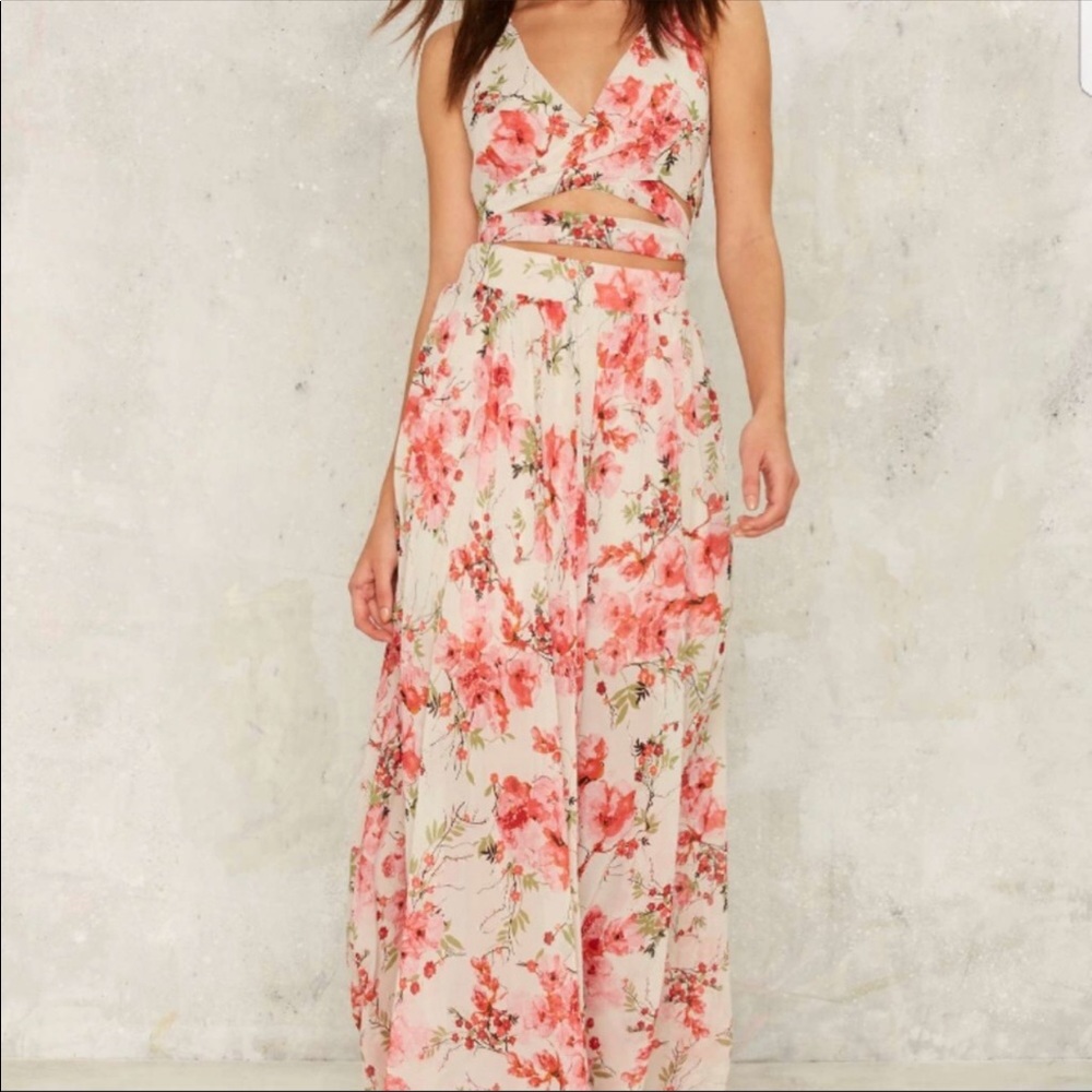 Beautiful two piece dress!
